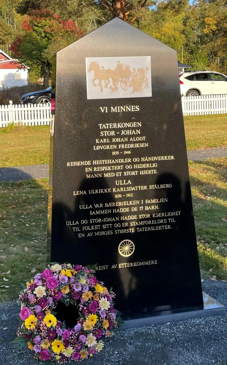 Minnesmerke over Stor-Johan og Ulla ved Gjesåsen kirke i Solør.