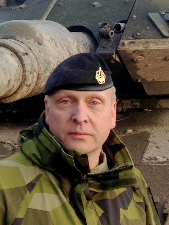 Regementschefen för Skaraborgs regemente, Fredrik Ståhlberg, framför en strv 122, 2015-05-21