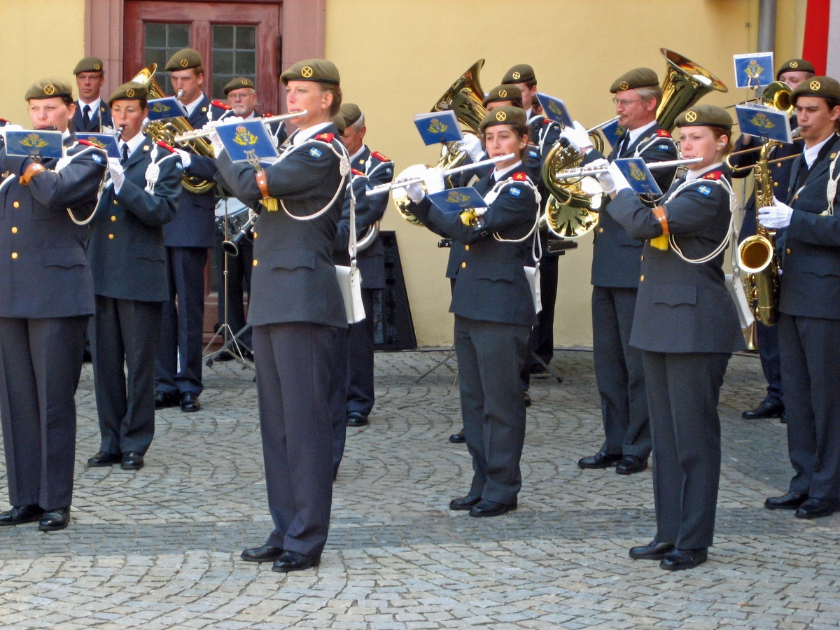 Hemvärnsmusikkåren i Skaraborg spelar i Hammelburg, Tyskland, 2006-06-22