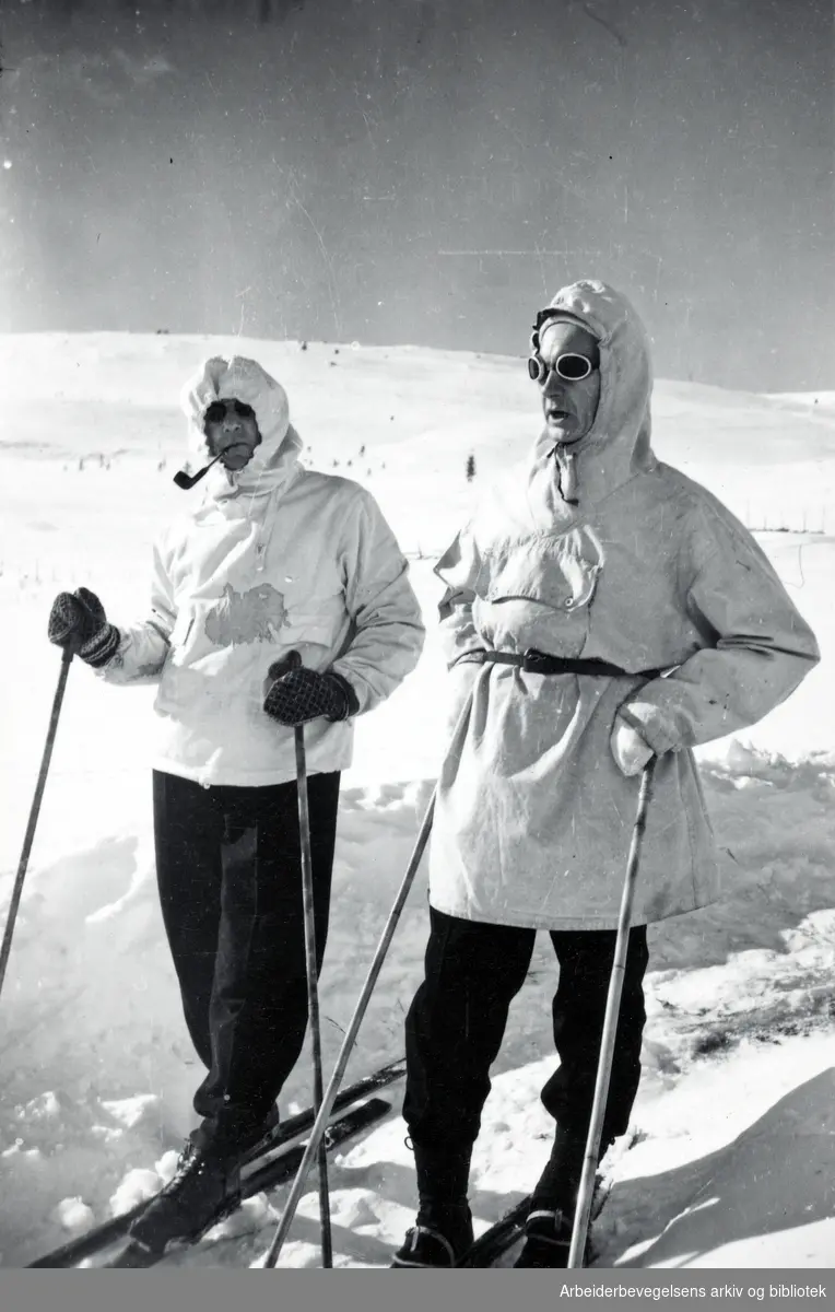 Påsketur i 1948, Einar Gerhardsen til høyre.