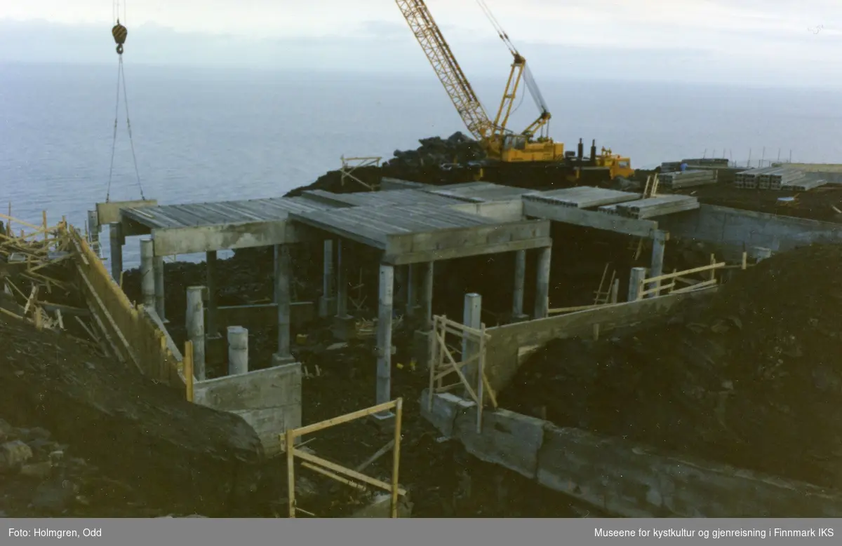 Nordkapp. Prosjekt "Nordkapp 1990". Utbygging av Nordkapphallen. Område ved utsikten 'Kings View'. 27.10.1987.