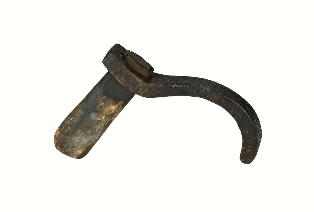 Djuphammare, pulsterhammare. Användning: För behandling av kopparföremål, varvid hammaren införes i föremålet.