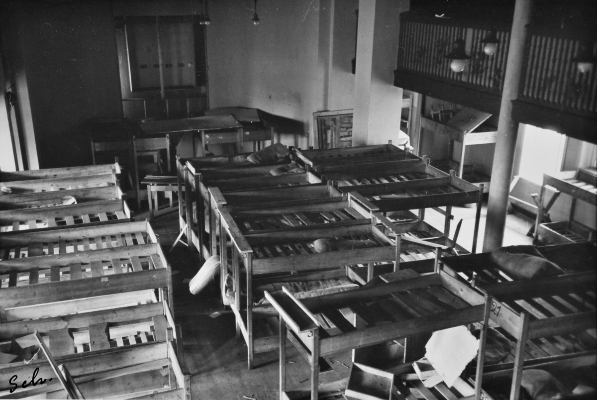 Fotografier av synagogen i Trondheim etter frigjøringen i 1945.