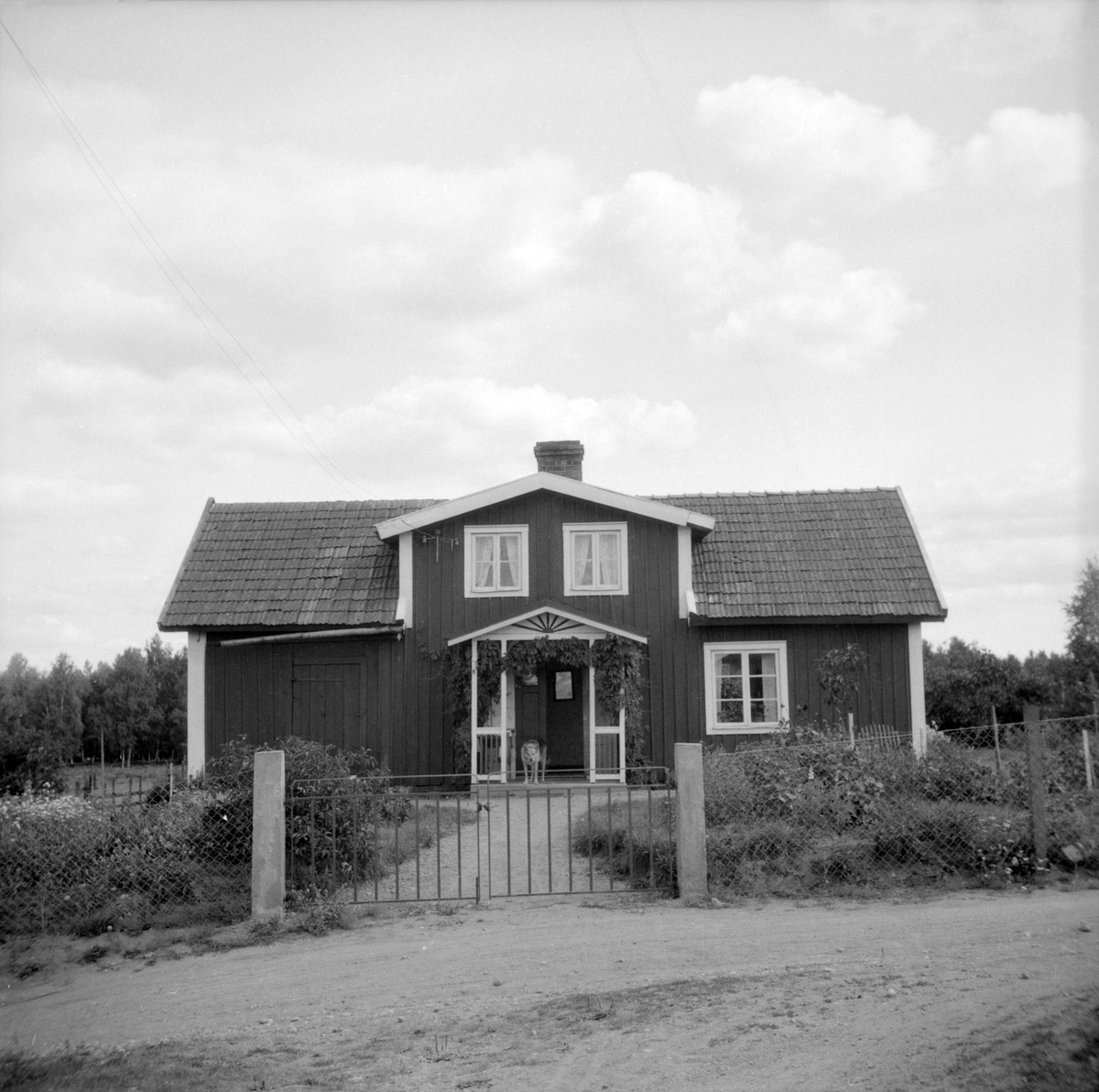 Vy mot Ullevi Mellangård (Olofstorp) i Järstad.