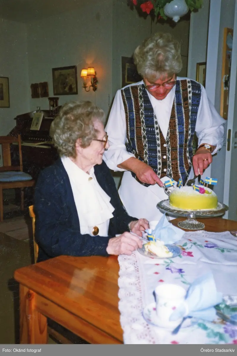 Lyckträffens 6 år firas med tårta