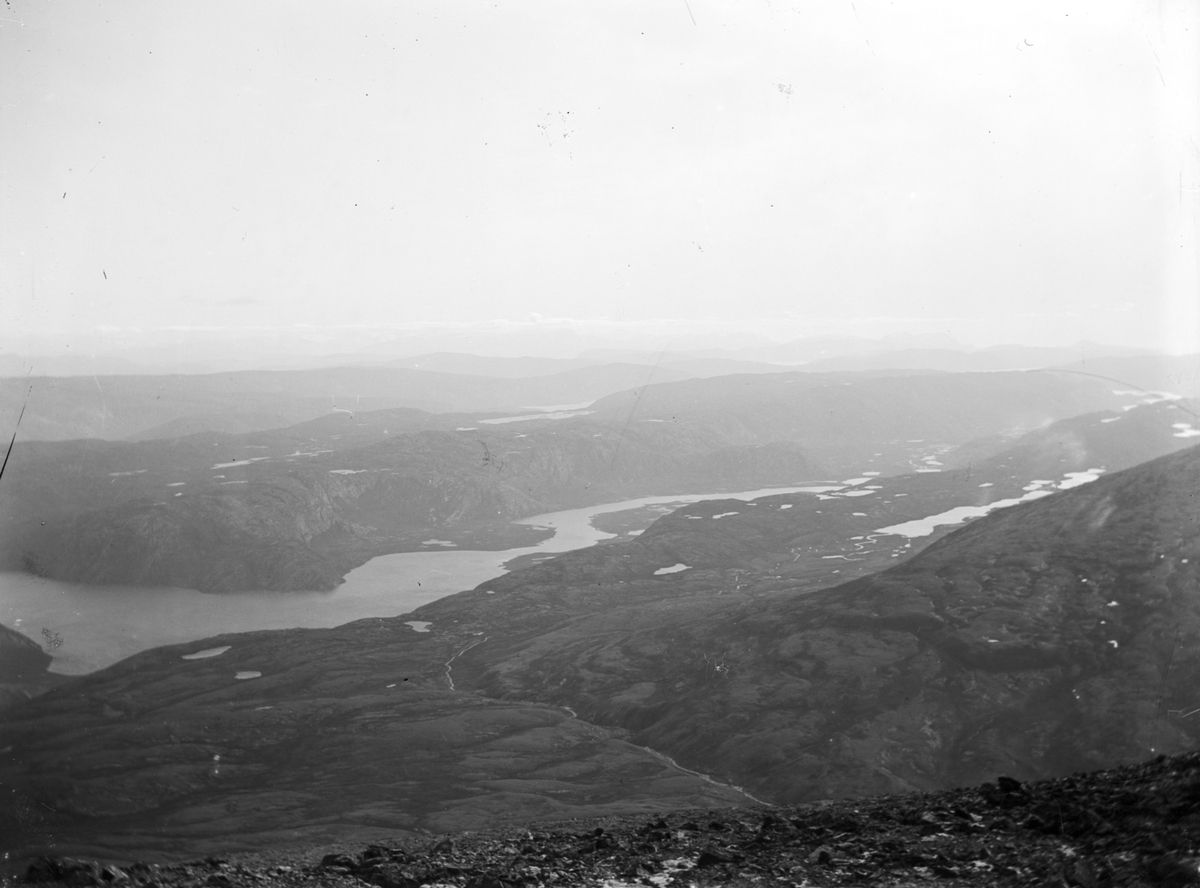 Eldslandetexpedition. Bergslandskap. - Tekniska museet / DigitaltMuseum