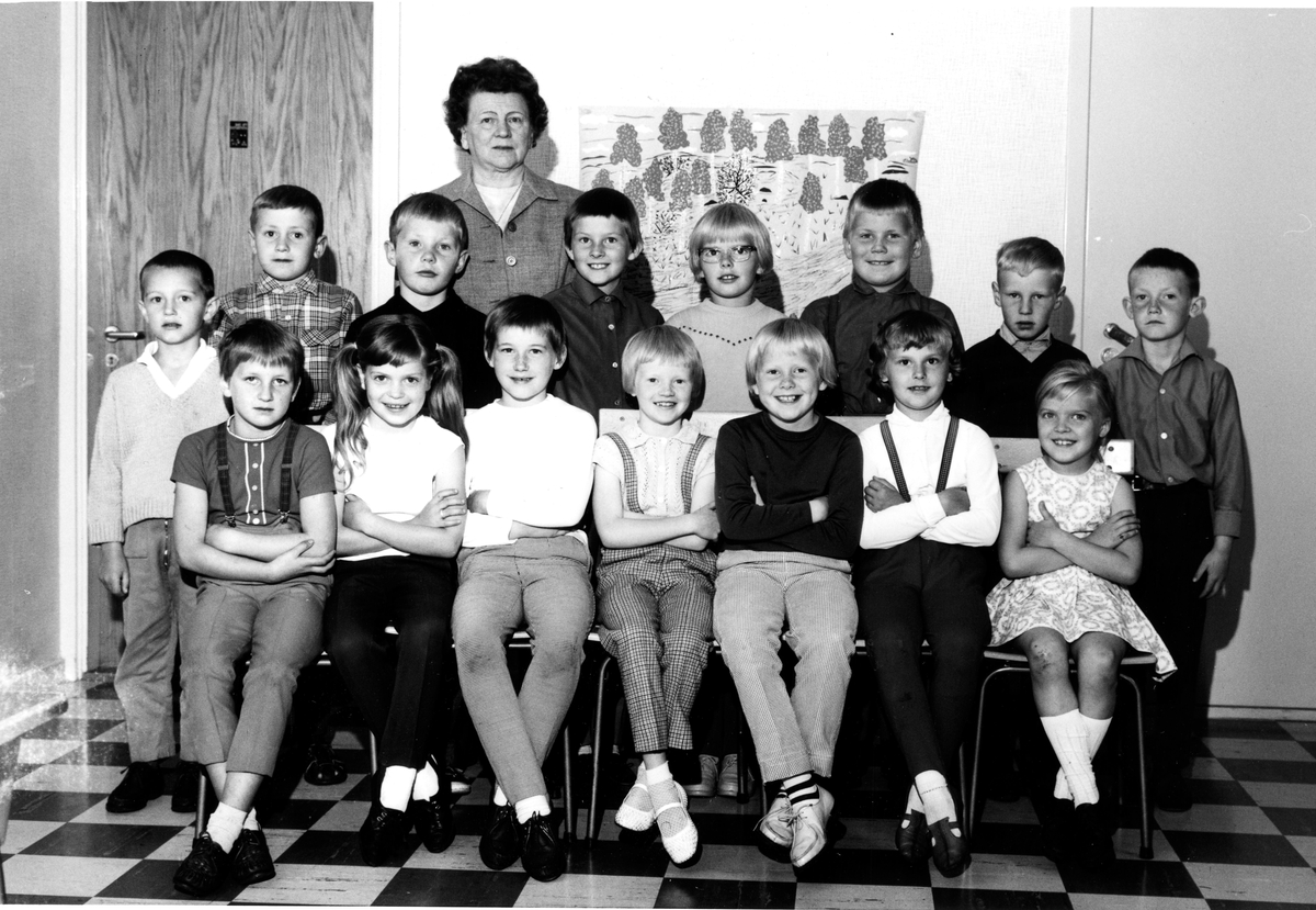 Kinnarps skola 1964 klass 2a. Thora Pettersson.