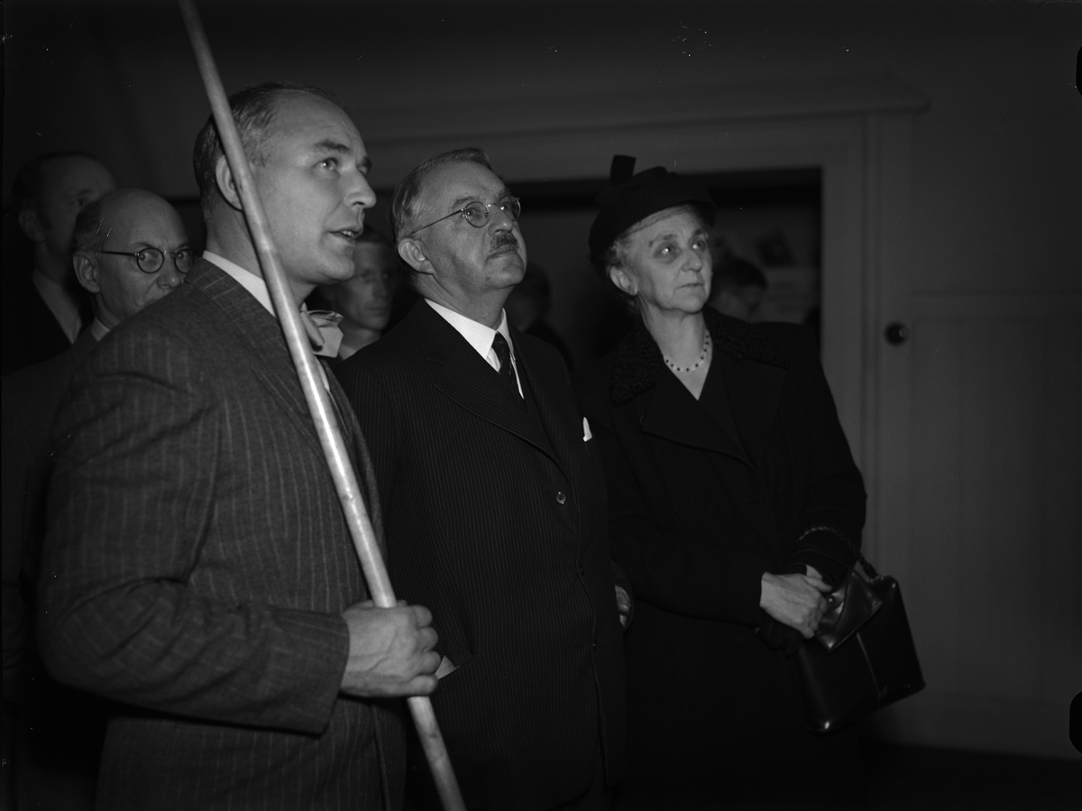 Landshövding Hilding Kjellman med flera, Uppsala 1944