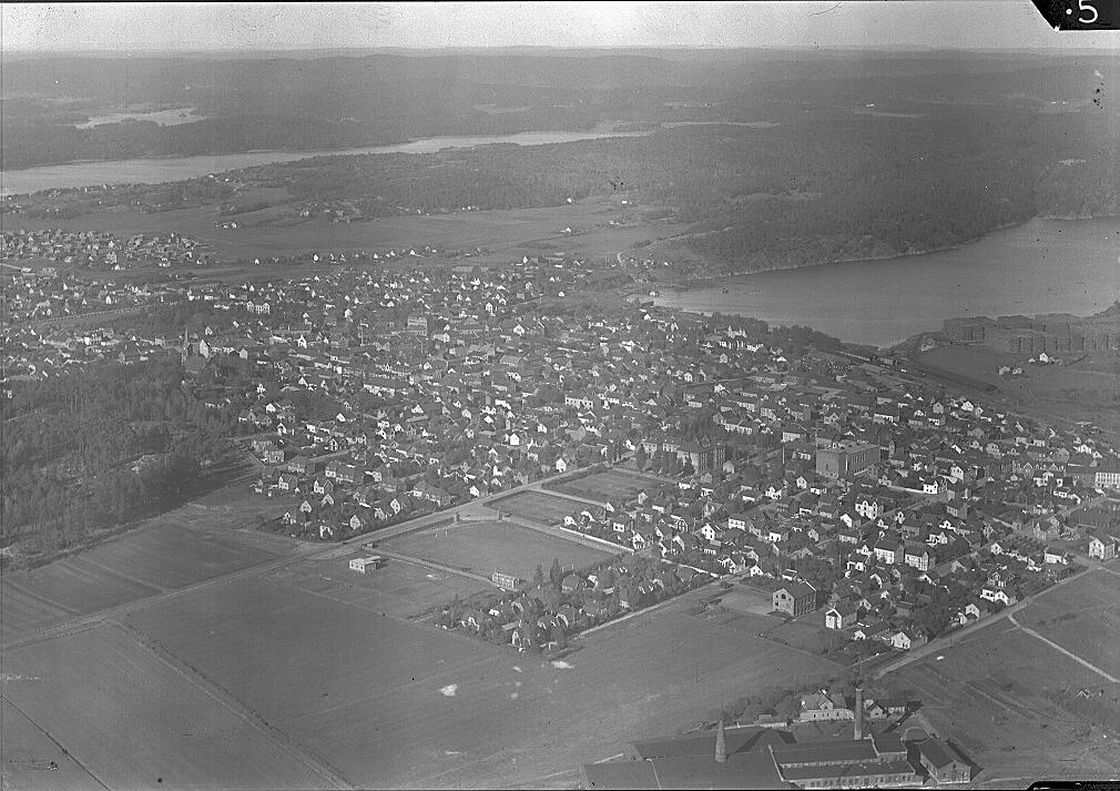 Flyfoto av Østre bydel. I forgrunnen SFK sin gamle fotballbane