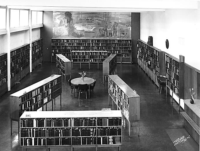 Utlånssalen til Sarpsborg bibliotek i 1959