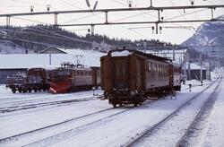 Elektriske lokomotiver El 13 på Ål stasjon med godstogene 55