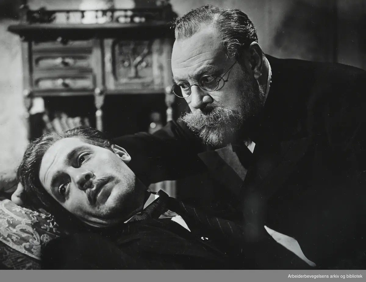 Emil Jannings og Raimund Schelcher i den tyske biografiske spillefilmen "Robert Koch, der Bekämpfer des Todes" fra 1939. Arbeidermagasinet