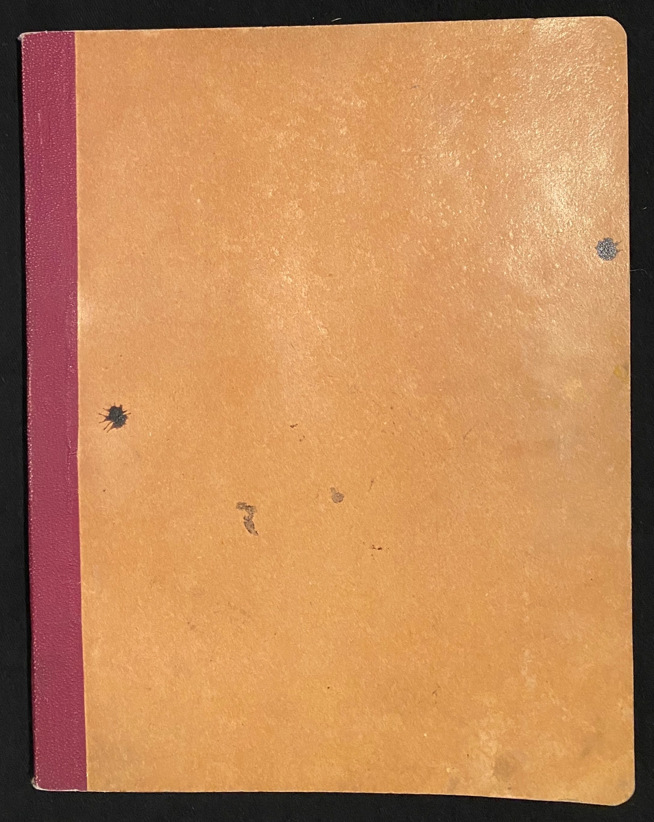 Lysebrun skissebok med burgund rygg [Tegning]