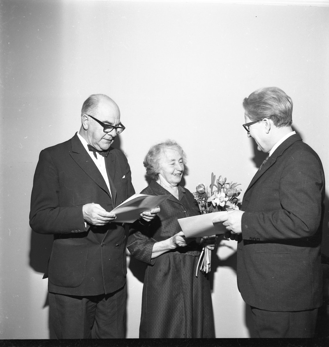 Två fotografer i Gränna blir hedersledamöter i Grenna Hembygdsförening 1971.