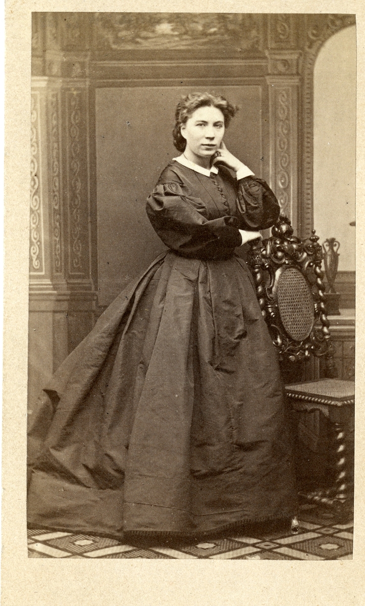 Fotografi av sangerinne Désirée Artôt.
