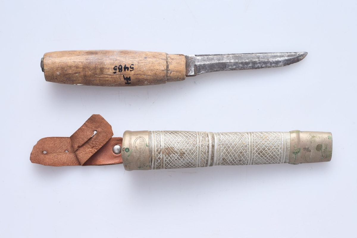 Slirekniv i metallslire, kniv av annen opprinnelse