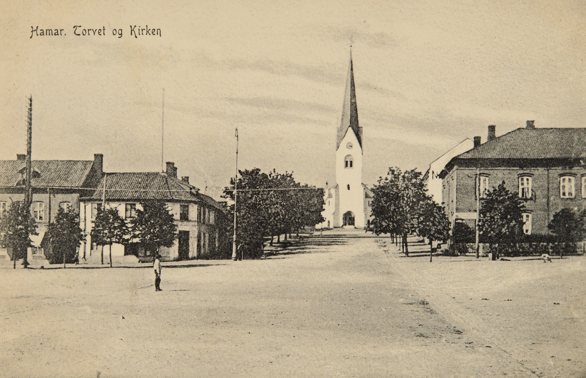 Postkort, Hamar, Stortorget, Jønsrudgården, Hamar domirke, Munchgården 
