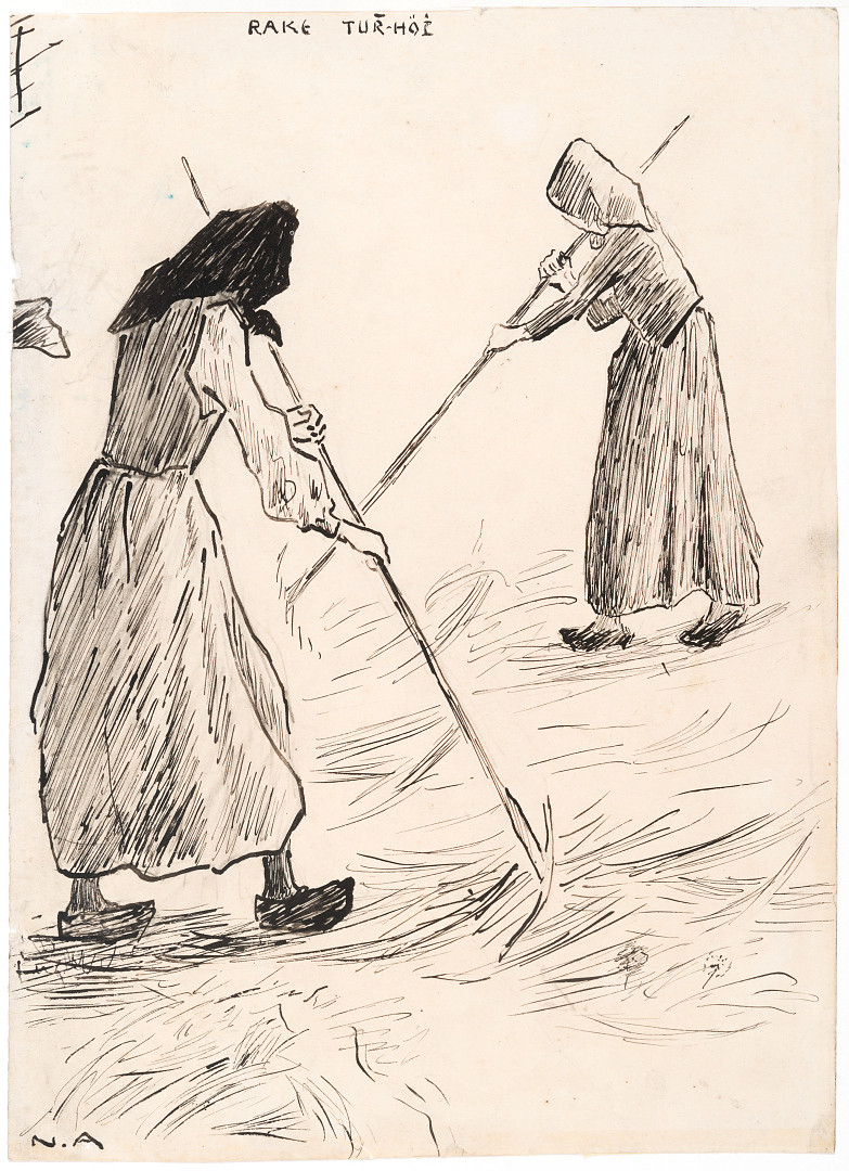 To kvinner i lange skjørt, tresko og med tørkle på hodet raker høy