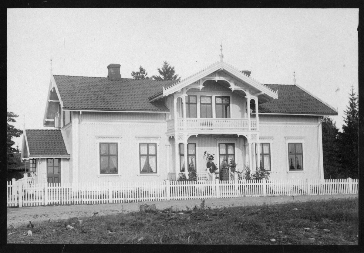 Fotoalbum Etter Ulefoss Hovedgaard Og Familien Aall. Fotoalbum Som 