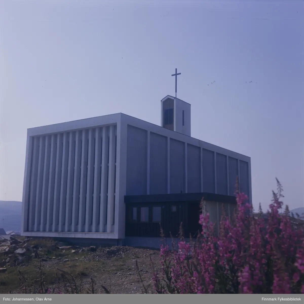 Foto av Båtsfjord kirke

Foto trolig tatt på 1960/70-tallet