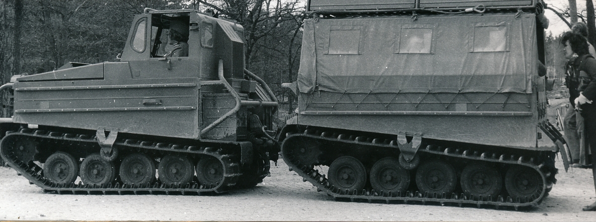 Regementets och försvarsområdets dag den 4 maj 1974

Bilkårister körde och förevisade Bandvagn 202.