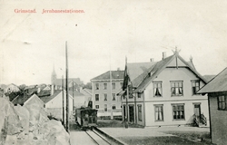 Grimstad stasjon. En av Grimstadbanens personvogner litra BC