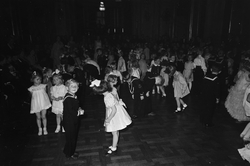 Svaes danseskoles barneball i Rokokkosalen på Grand.
