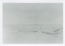 Amundsenekspedisjonen 1925. N25 i isen. Bilder fra album som