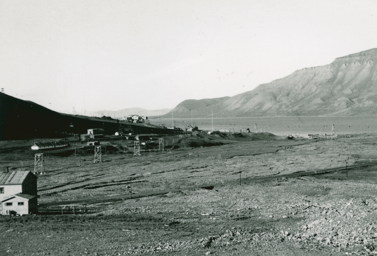 Bilde tatt fra Haugen mot Skjæringa i 1960