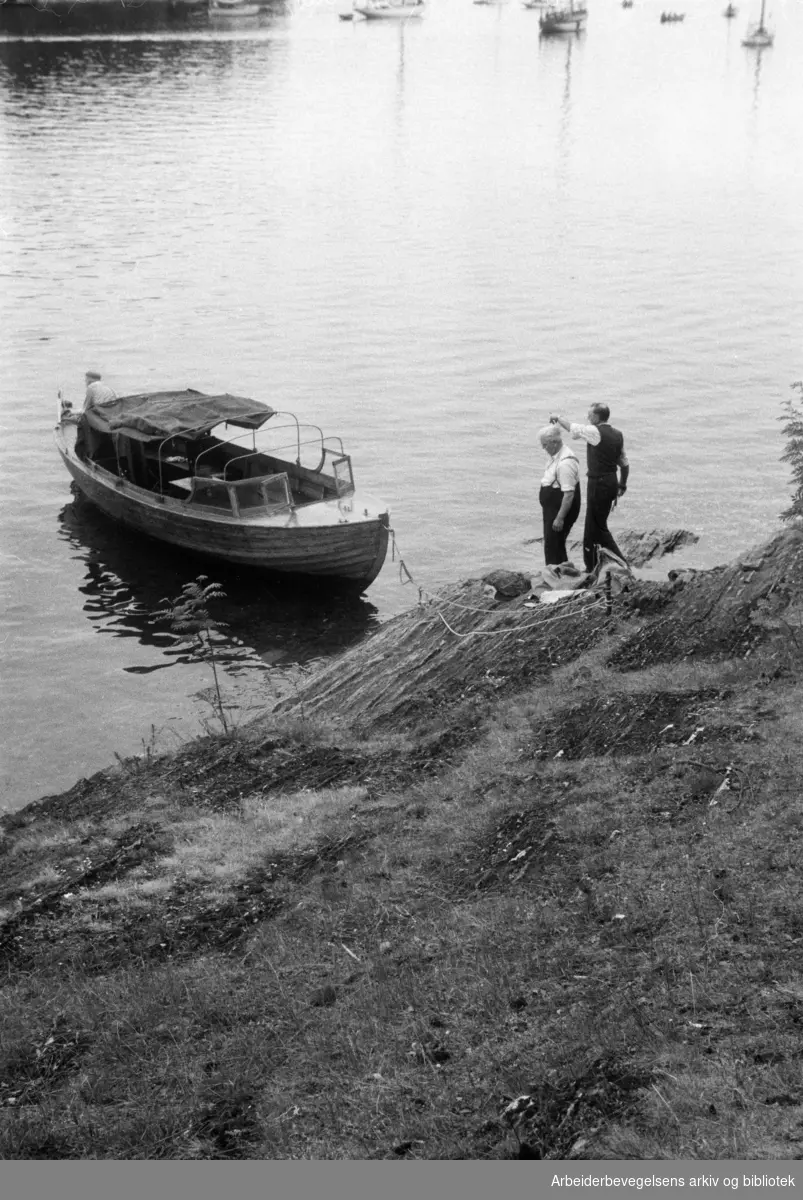 Langåra, formelt Nordre Langåra. Øy i Indre Oslofjord. Udatert. 1947 - 1948