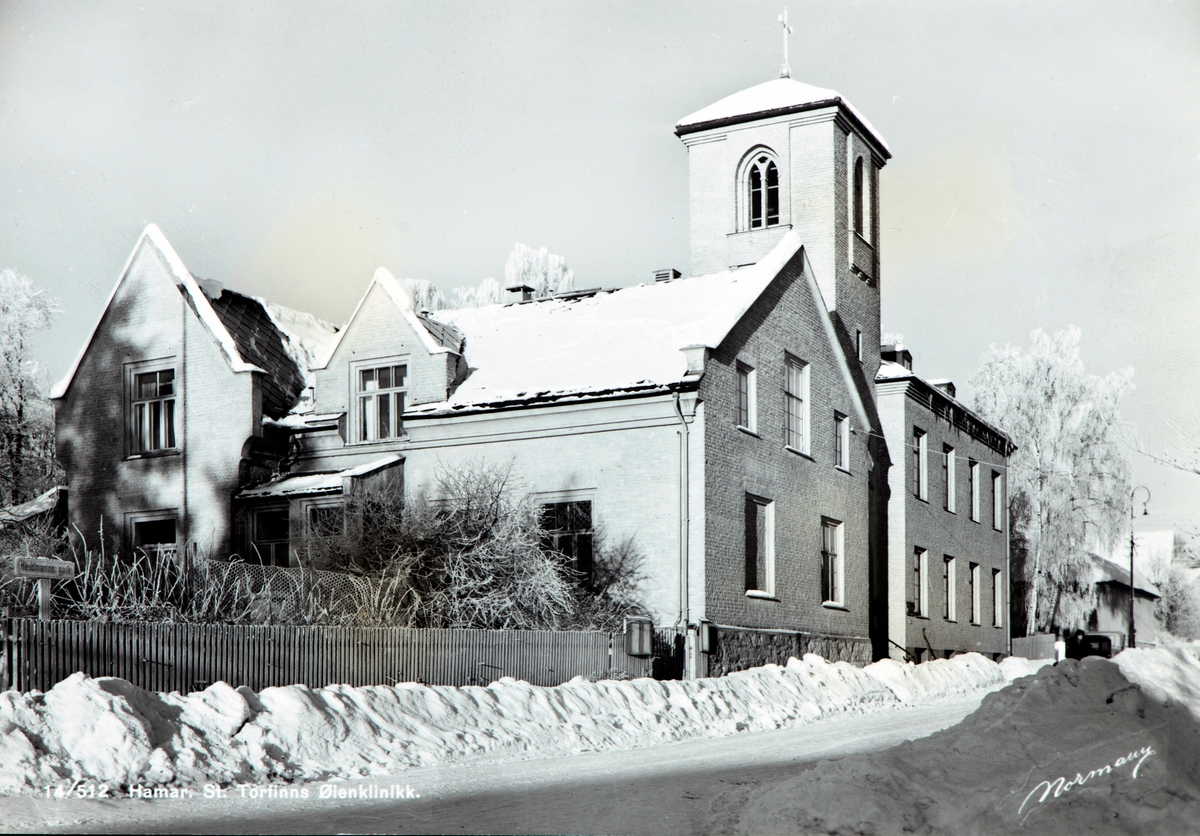 Postkort, Hamar, Vestbyen, Heidmanns gate 32, St. Torfinns øyeklinikk, "øienklinikk", vinter