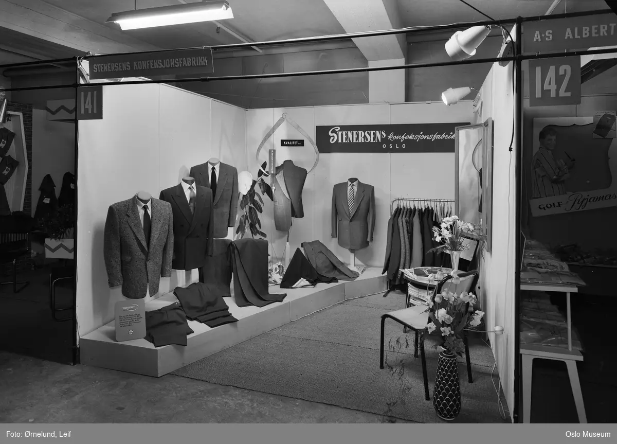 Tekstilmessen, interiør, utstilling, stand, Stenersens Konfeksjonsfabrikk, dresser, jakker