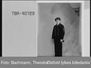 Portrett av tysk soldat i uniform. Matros. Kriegsmarine. Bestillers navn: Heinrich Hagemann.