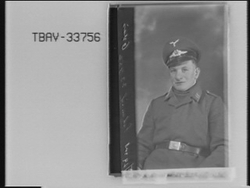 Portrett av tysk soldat i uniform,  Johan Schmid.