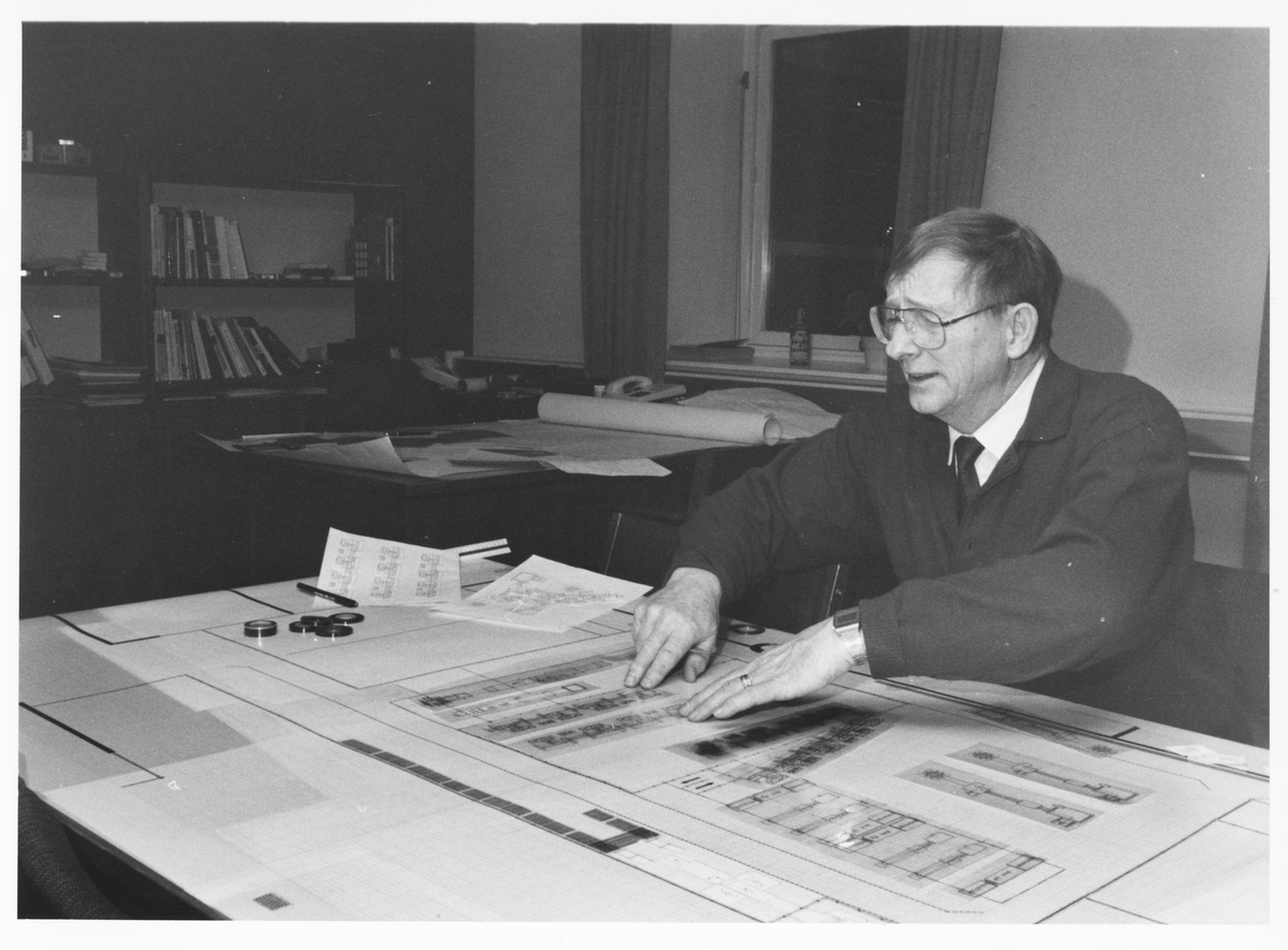 Lennart Hallmo som svara för den tekniska utvecklingen beträffande projekt Ahlgrens 2000. 1989.
