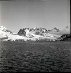 Isbre i Magdalenafjorden.