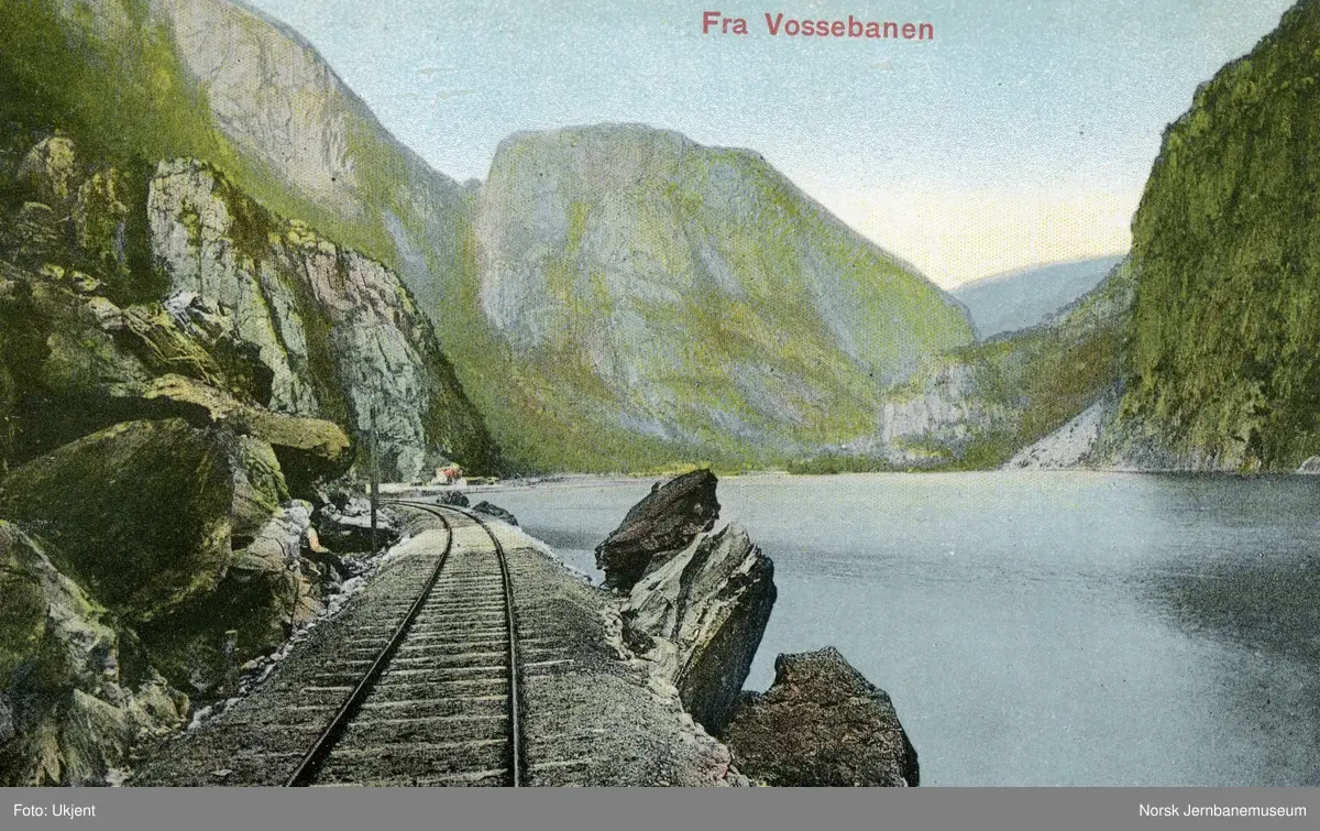 Vossebanen ved Dalevågen mellom Stanghelle og Dale stasjoner - Norsk ...