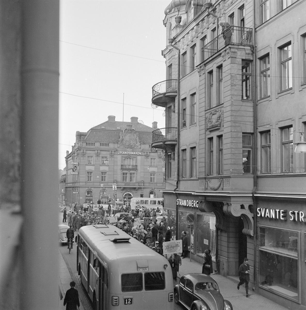 Drottninggatan vid Stora Torget, Uppsala i april 1962