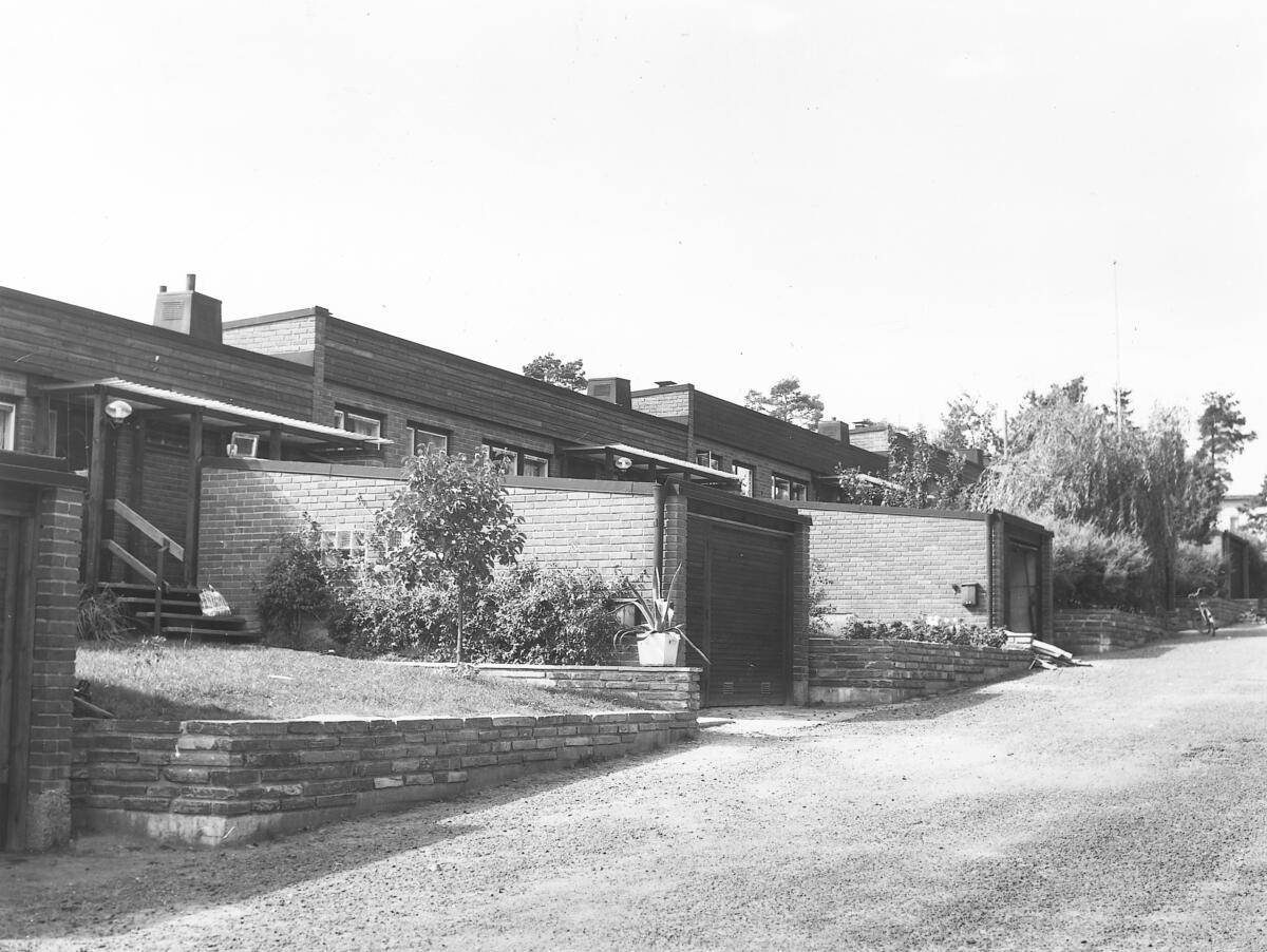 Radhusen vid Bergliden i Östra Skogalund ritades av arkitekt Ingvar Persson. Foto 1966.