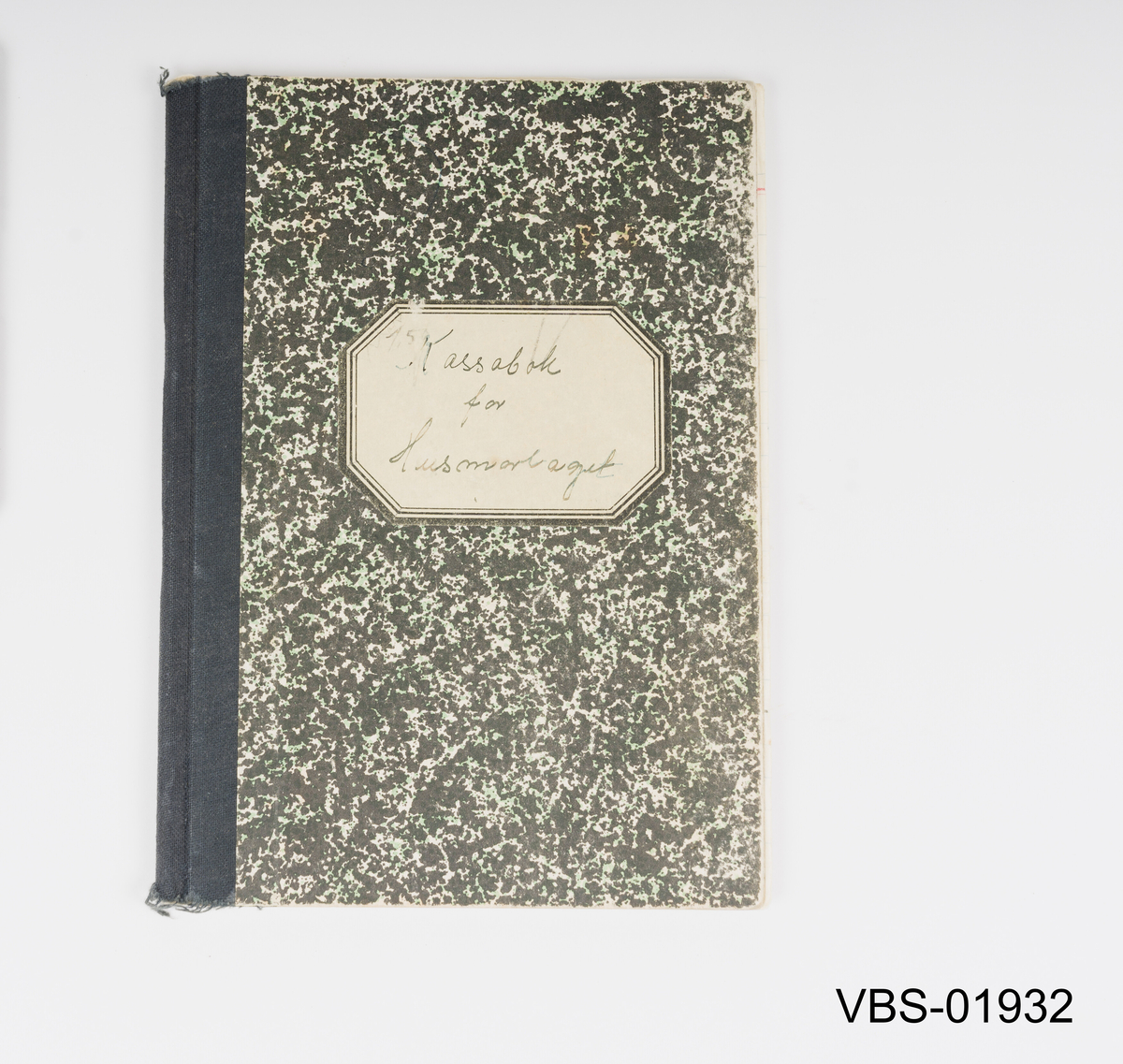 Kassabok med håndskrevne kontooppføringer mellom 1947 og 1952.