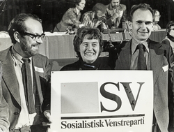 Berge Furre som nyvalgt SV-leder under landsmøtet i 1976. Fr