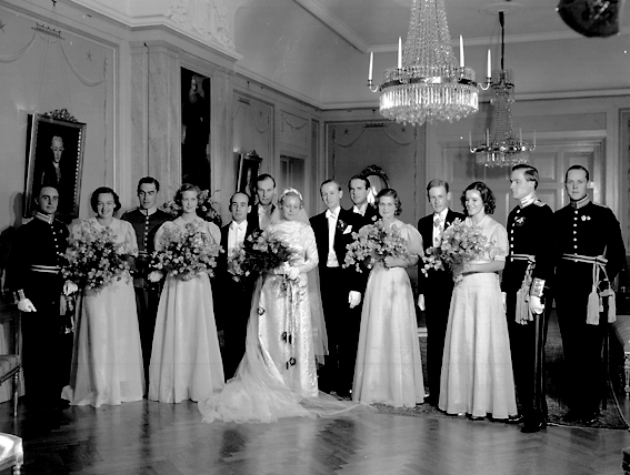 Brudfoto.
Fotografens ant: Landshövding Unger. (Bröllop den 14/9 1935).