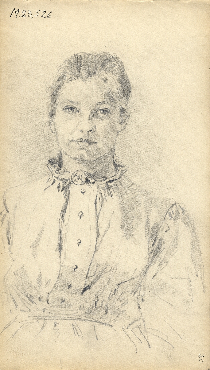 Skiss, blyerts. En ung kvinna i kjol och blus med en brosch.
Midjebild, en face.

Inskrivet i huvudbok 1975.
