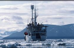 Forskningsskipet Lance tokt Svalbard, her i Storfjorden.