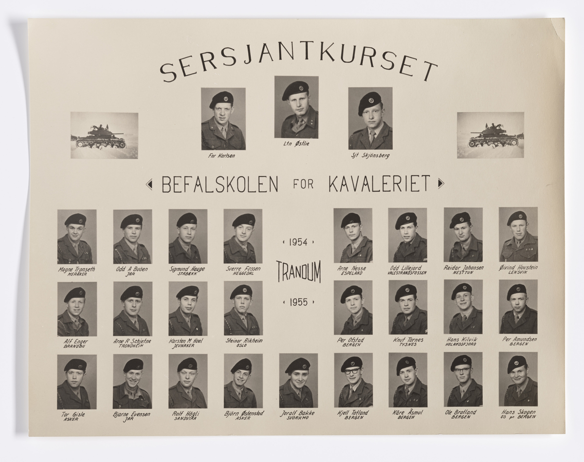 Militære årsfoto. Sersjantkurset. Befalskolen for Kavaleriet, Trandum 1954-1955