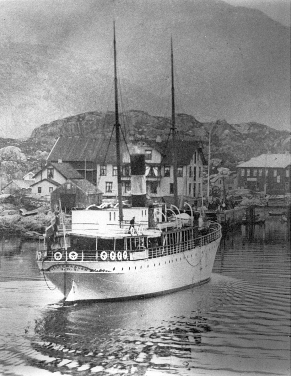 DS Vesteraalen i Svolvær havn 3. juli 1903