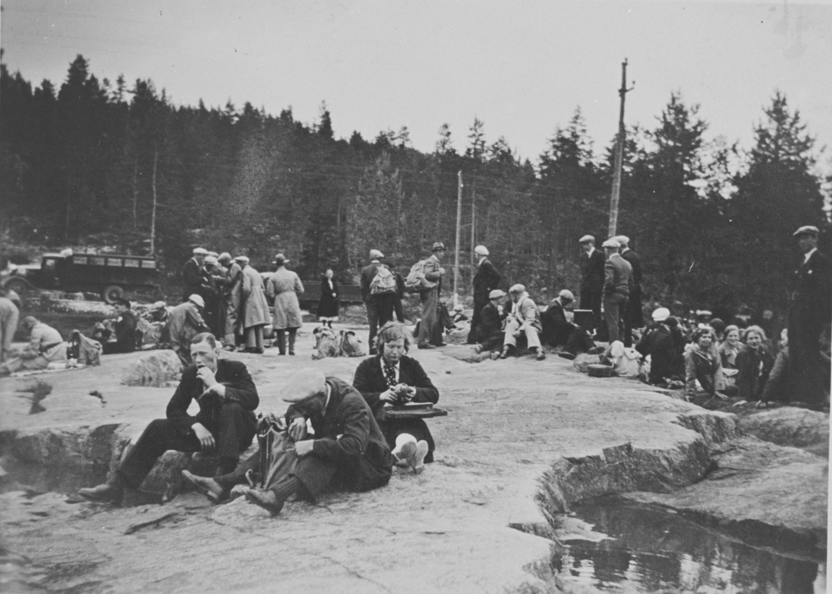 Ungdomslaget "Tor" på tur til Telemark i 1937.