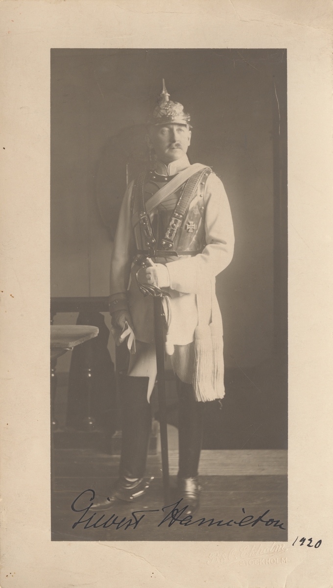 Porträtt av Gilbert Hamilton, kommendör vid kyrassiärregementet Graf Wrangel nr 3, Ostpreussen.