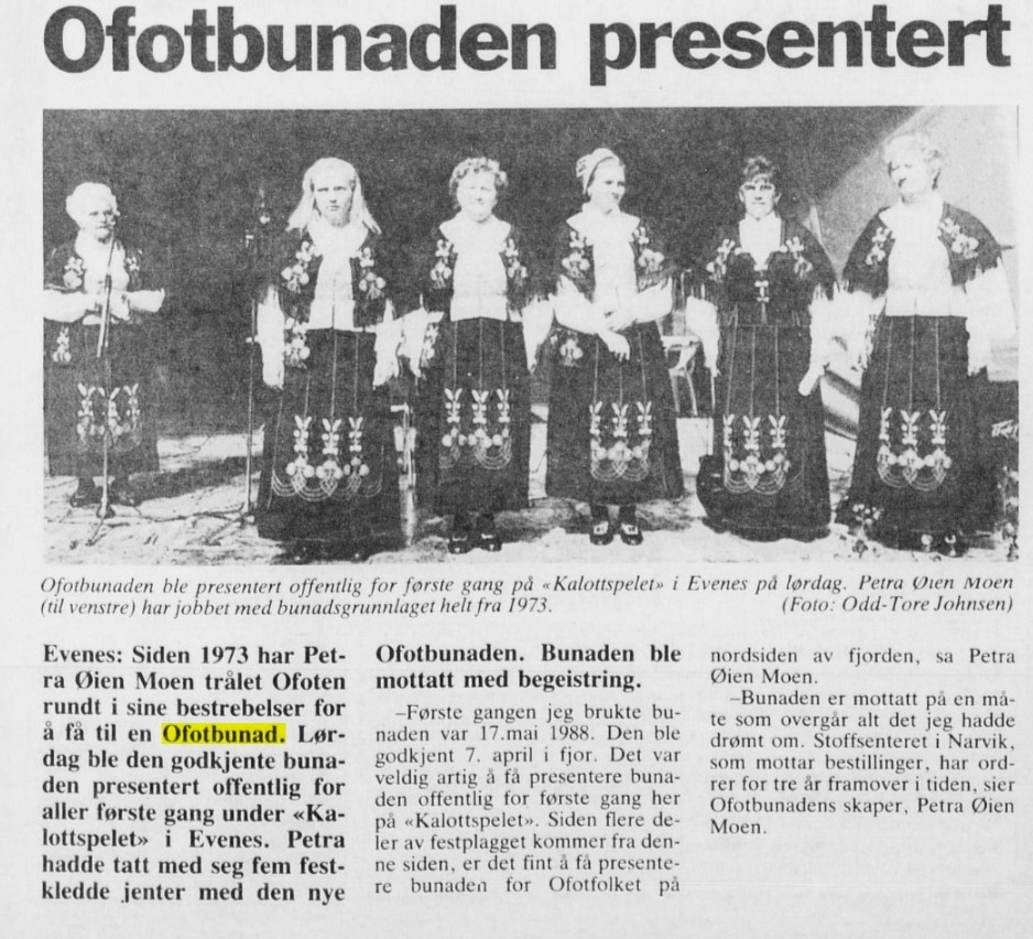 Petra Øien Moen presenterer Ofotbunaden første gang offentlig på Kalottspelet på Evenes.