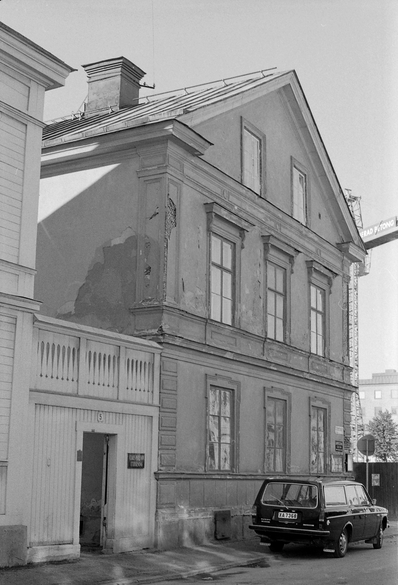 Fem foton av L.A. Mattons Hudaffär på Norra Stapeltorgsgatan i Gävle.